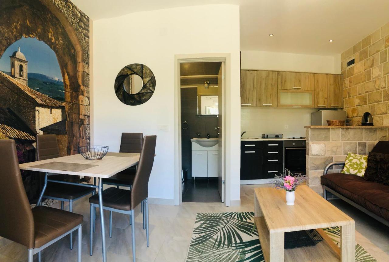 Bay View Apartments Petrovac Oda fotoğraf