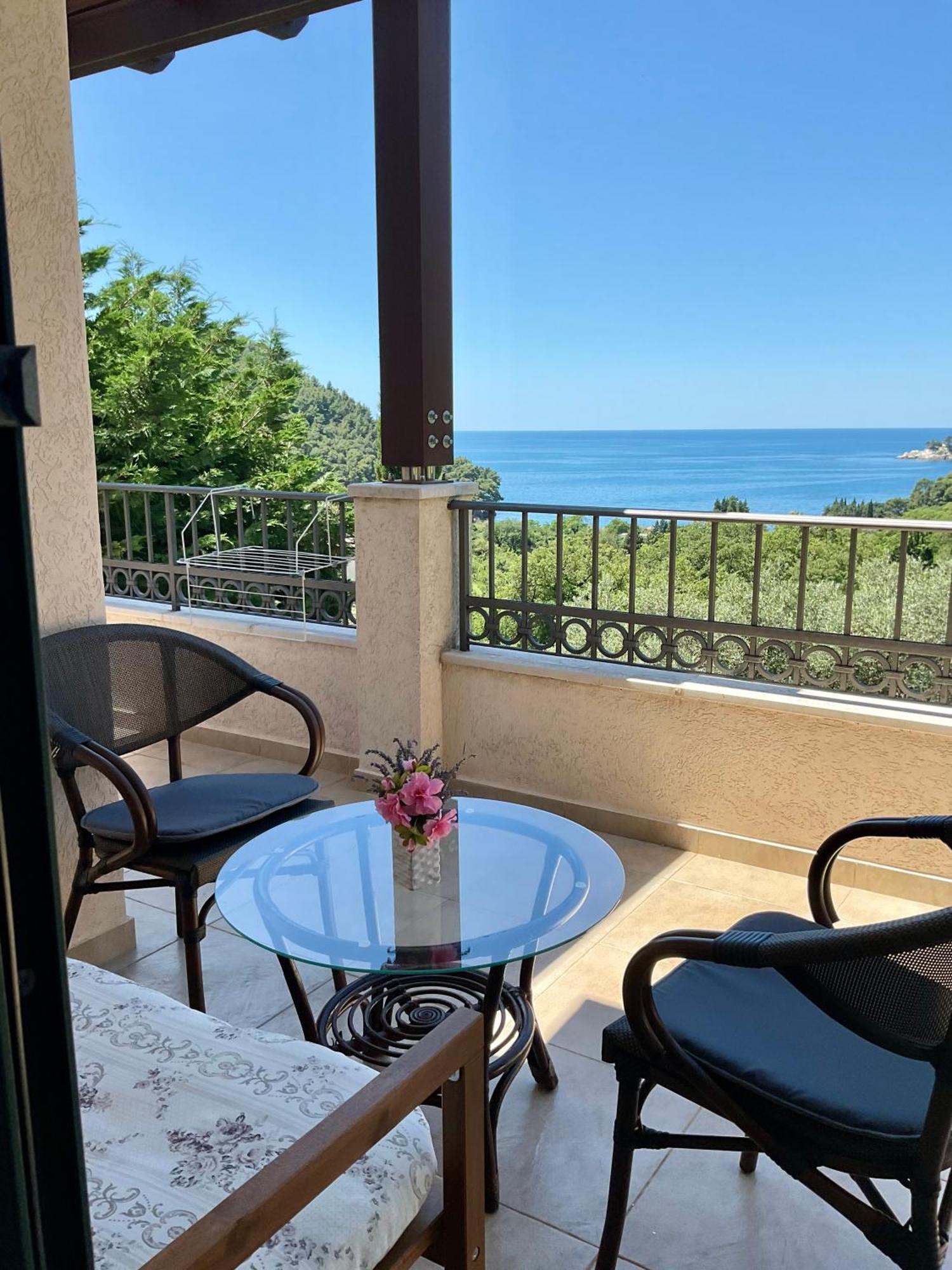 Bay View Apartments Petrovac Dış mekan fotoğraf